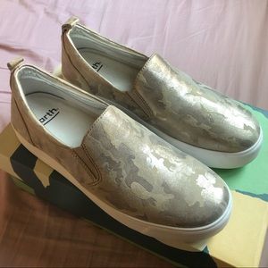 Earth Rosewood Clove Grey Leather Shoes